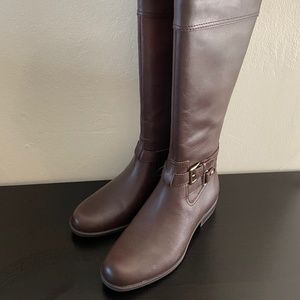 AK Anne Klein Dark Brown Leather Boots (Sz 5)